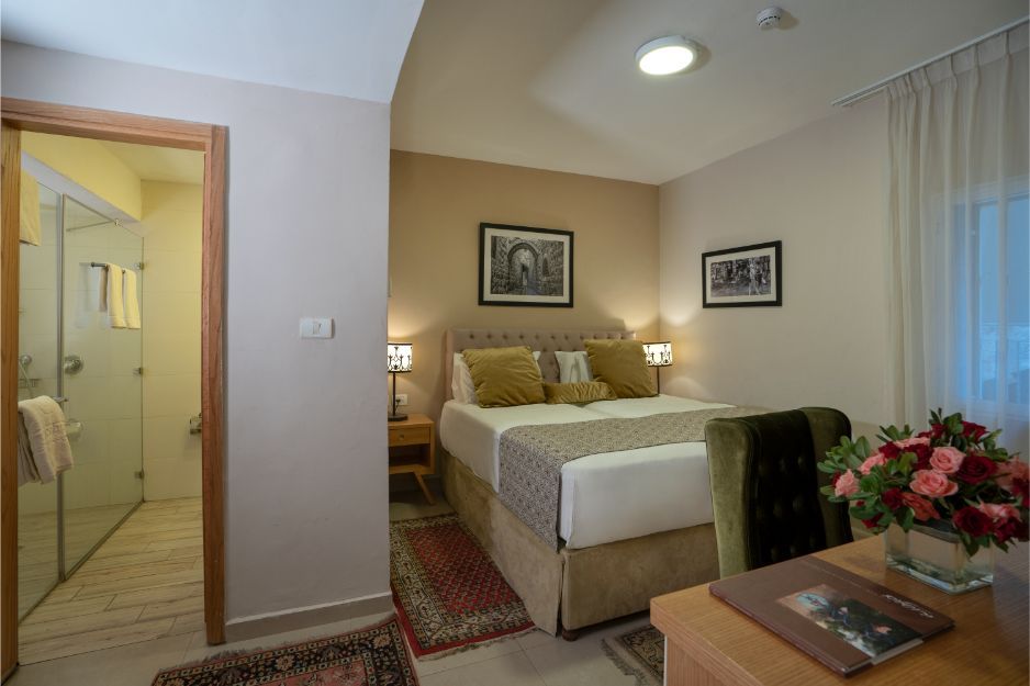 Rooms at the Jerusalem Sephardic House Hotel