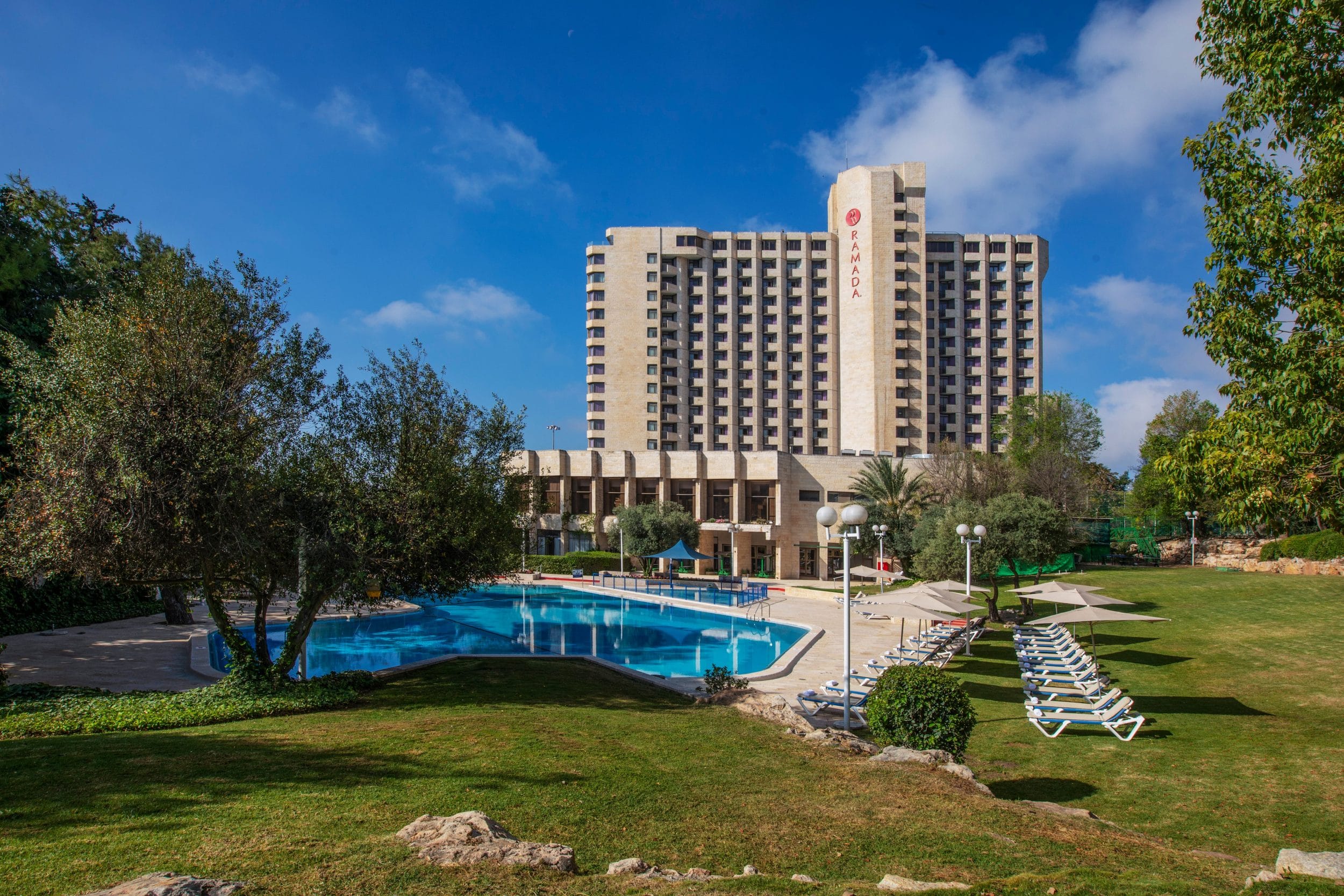 צילום של מלון רמדה ירושלים - לילה שלישי חינם ואטרקציות בחינם לבחירה!