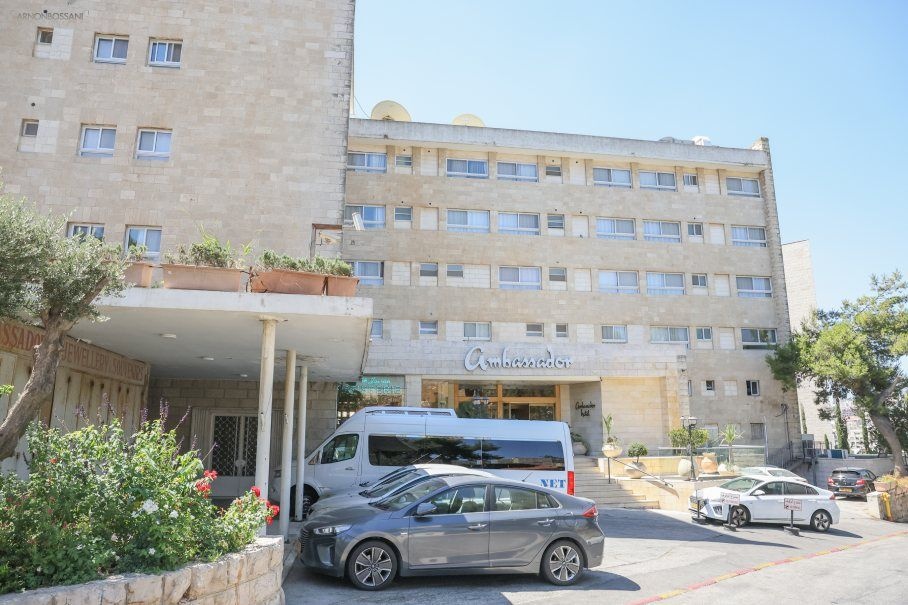 צילום של מלון אמבסדור