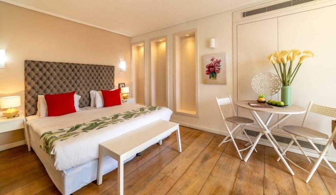 Rooms at the Paamonim Aparthotel (Bell Hotel)