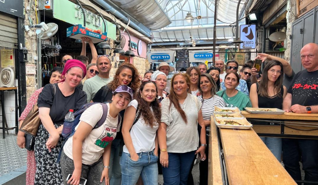 עפים על השוק : מרוץ מלא אוכל במחנה יהודה - ירושלים מחוץ לקופסה