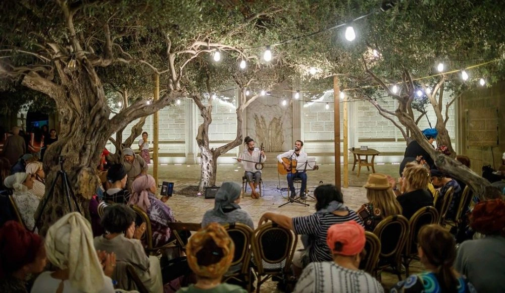 צילום של עולים לסליחות - סיור בעקבות עולי הרגל מעיר דוד לכותל