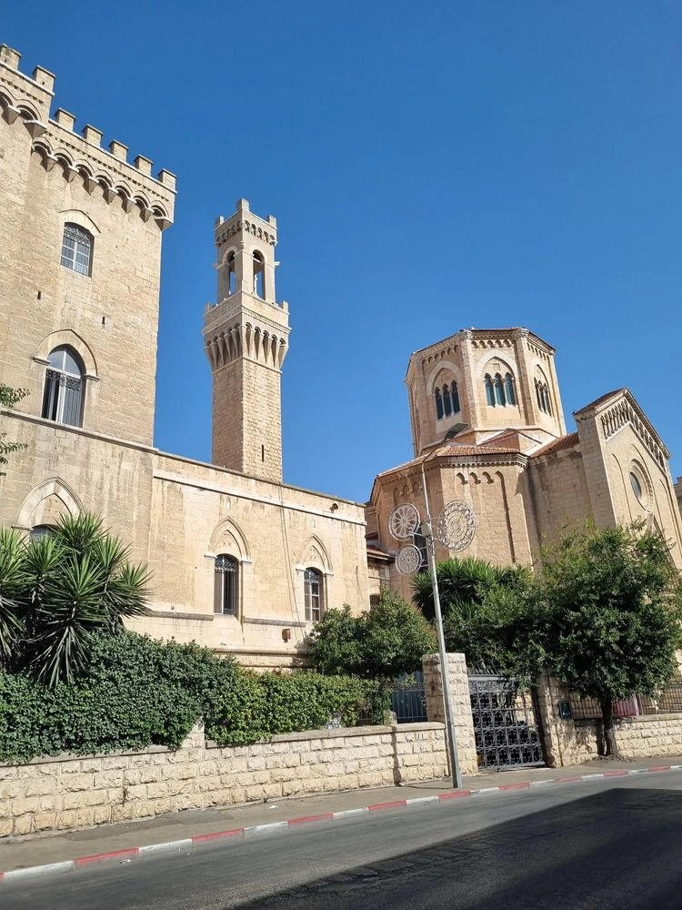 צילום של ירושלים על הפסים – סיור טבע עירוני בפארק המסילה