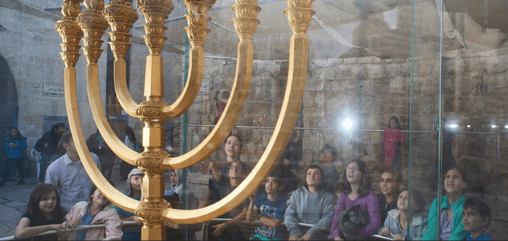 סיורי חנוכיות בשכונת נחלאות ובשכונות החרדיות