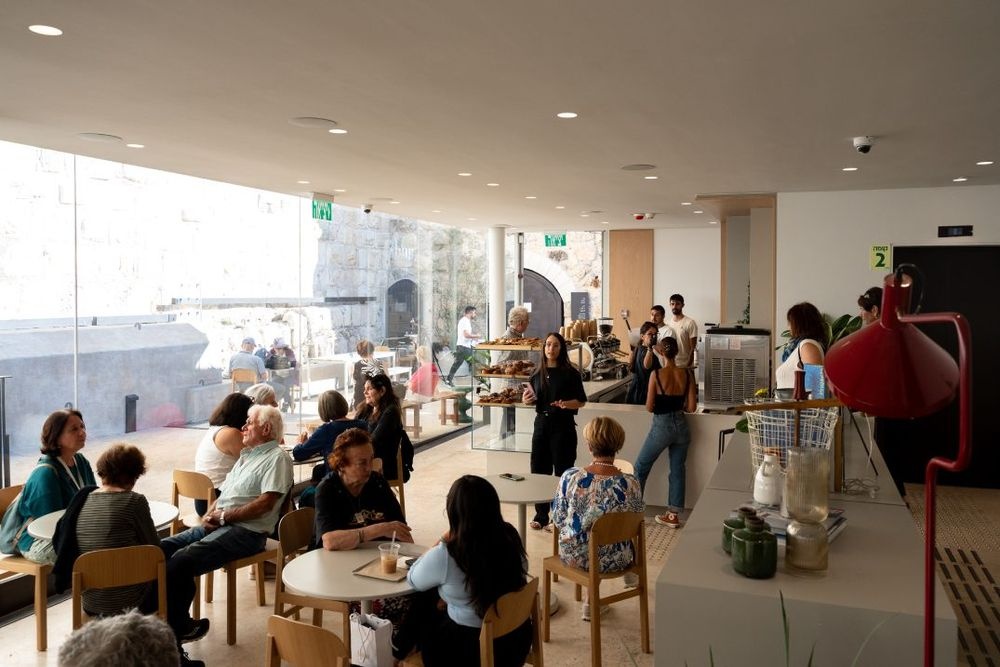 צילום של קפה המגדל