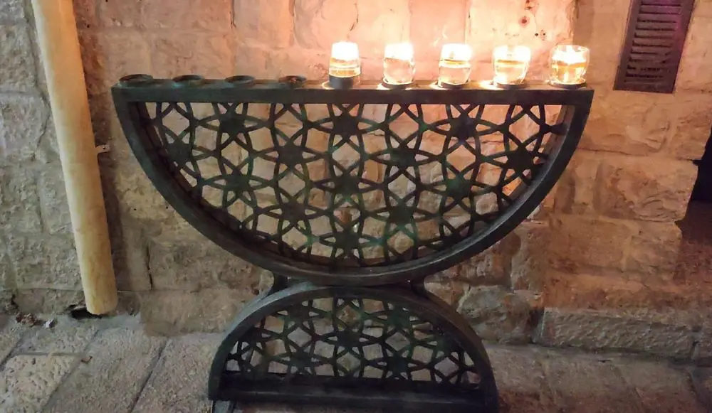 ירושלים באור החנוכיות – סיור חנוכה קסום בעיר העתיקה ובכותל המערבי