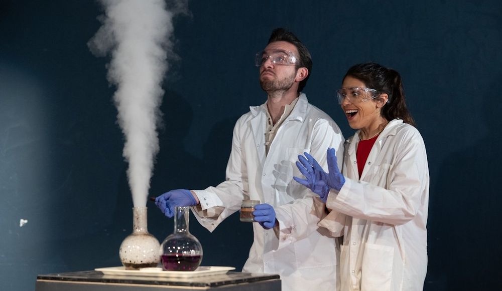 צילום של חנוכה במוזיאון המדע- באנו חושך לסובב