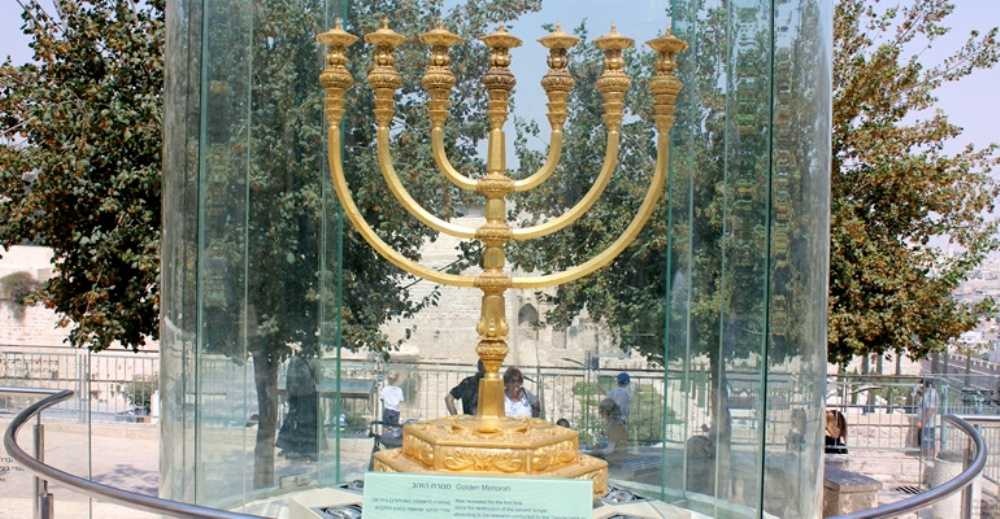 foto di La Menorah d'oro