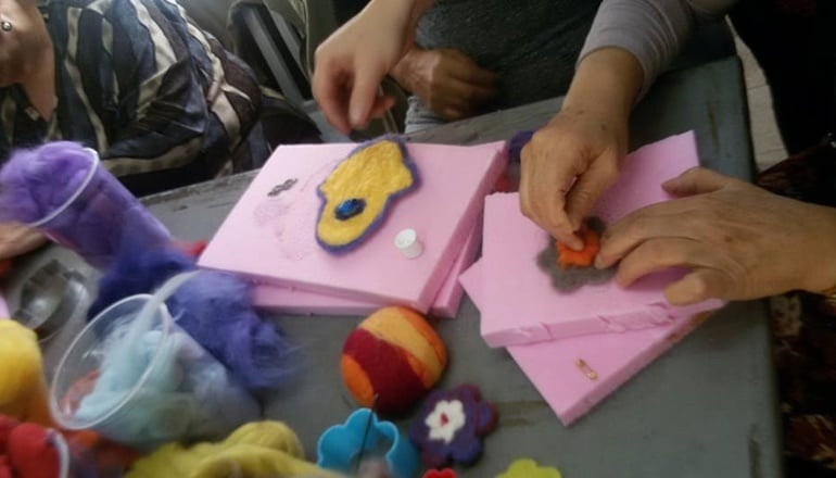 צילום של סדנאות אמנים בבית אות המוצר הירושלמי