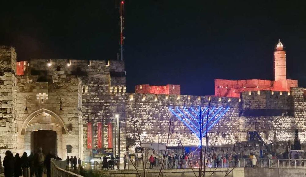 סיור חנוכיות ירושלמי מרגש עם טלי יהושע