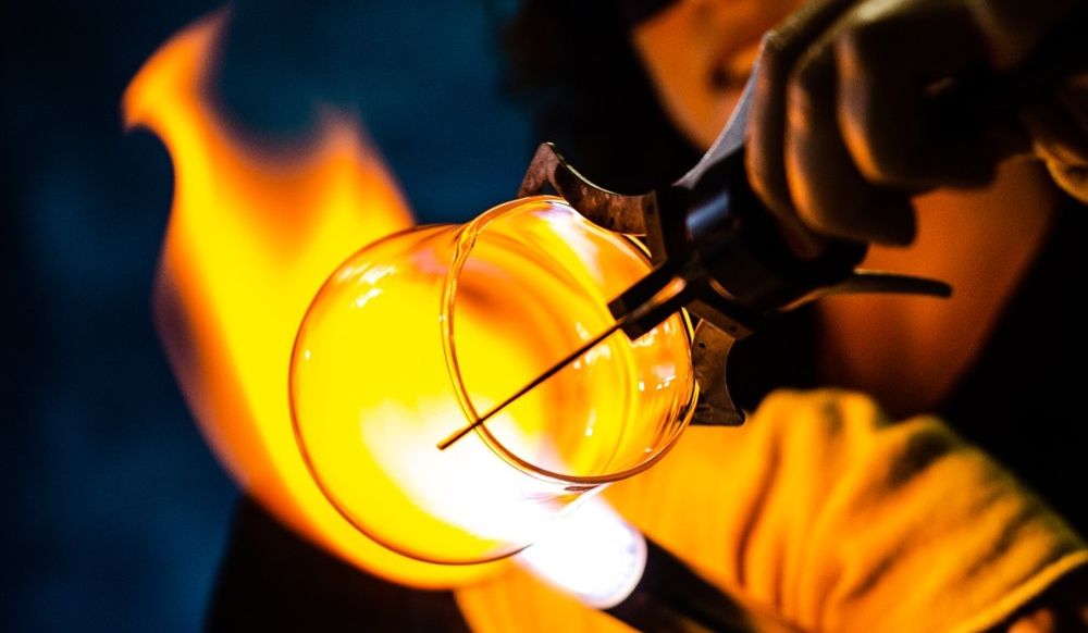 סדנת פיסול זכוכית - יעל ולוך