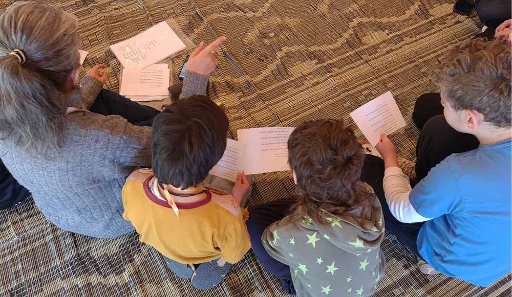 מִקָּטַן לְאֵיתָן – פעילות חנוכה משפחתית במוזיאון ארצות המקרא!