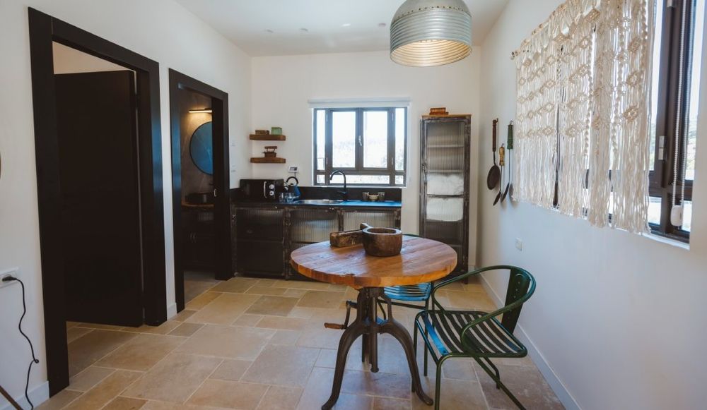 צילום של אירוח ביער השלום – צימרים בטבע בלב העיר