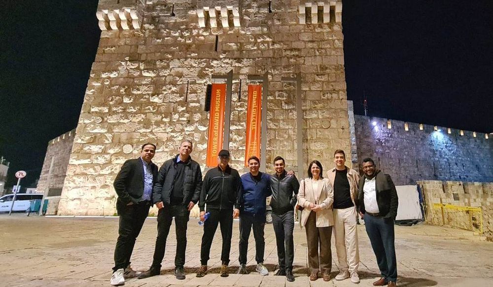 חורף חם בירושלים - אורות כריסמס וחנוכה ברובע היהודי והנוצרי עם ירון חובב