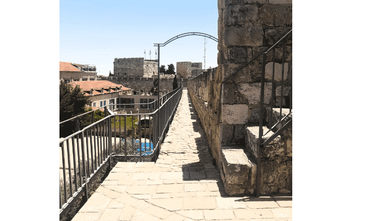 צילום של סיור על חומותייך ירושלים - טיילת החומות הצפונית