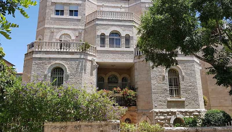 סיור עצמאי מיוחד בשכונת טאלביה הציורית