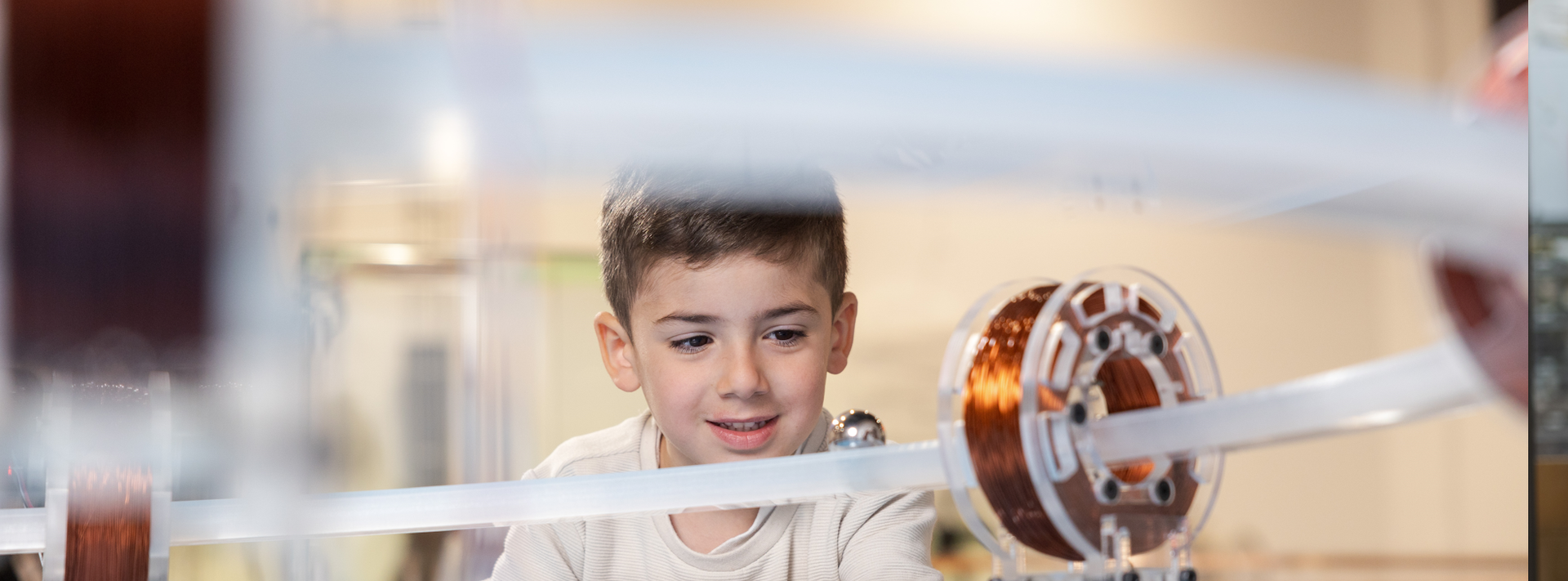 צילום של חנוכה במוזיאון המדע- באנו חושך לסובב